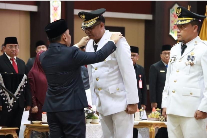 Gubernur Kalteng H Sugianto Sabran melantik empat penjabat bupati yang baru, Ahad (11/8/2024).