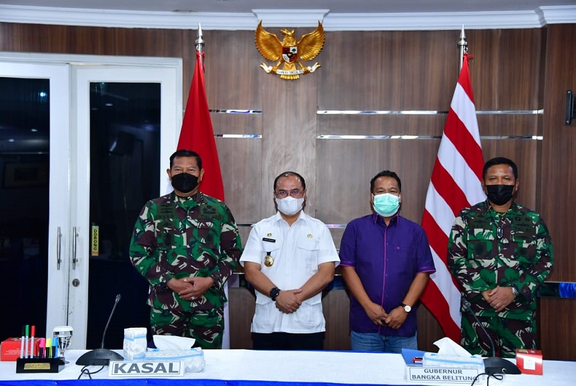 Gubernur Kepulauan Bangka Belitung (Babel) Erzaldi Rosman datang ke Markas TNI Angkatan Laut di Mabes TNI AL Cilangkap, Jakarta, hari Rabu (8/9).