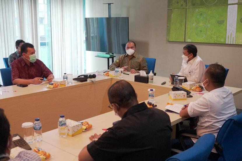 Gubernur Kepulauan Bangka Belitung (Babel), Erzaldi Rosman melakukan pertemuan dengan dengan Mas’ud Khamid, Dirut PT Pertamina Patra Niaga (commercial and trading) beserta tim.