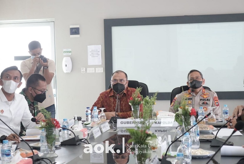  Gubernur Kepulauan Bangka Belitung (Babel), Erzaldi Rosman meminta kepada PT Timah untuk memberikan sebagian wilayah IUP miliknya agar dapat diberikan kepada para masyarakat penambang.