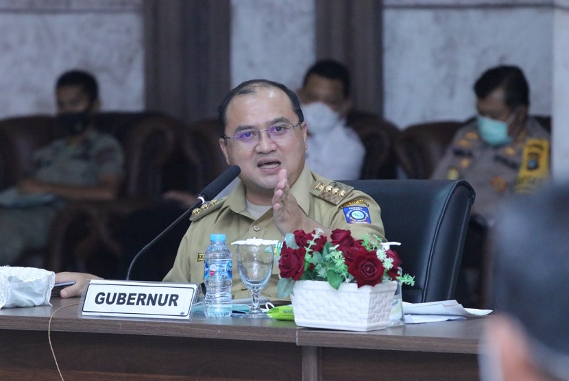 Gubernur Kepulauan Bangka Belitung (Babel), Erzaldi Rosman merasa ada komitmen yang terabaikan dalam menjaga masyarakat dari virus ini. Terutama dari Pemerintah kabupaten dan Pemerintah Kota