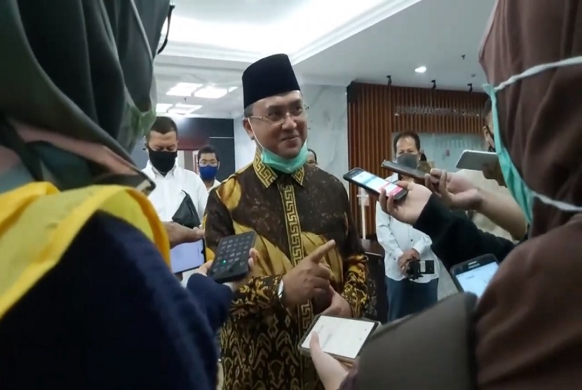 , Gubernur Kepulauan Bangka Belitung, Erzaldi Rosman bersama sejumlah kalangan resmi menggugat Undang-Undang No. 3 Tahun 2020 tentang Perubahan atas Undang-Undang Nomor 4 Tahun 2009 tentang Pertambangan Mineral dan Batu Bara, ke Mahkamah Konstitusi, Jumat (10/7) kemarin. Gugatan itu dilayangkan karena dinilai bisa merugikan daerah penghasil sumber daya alam.