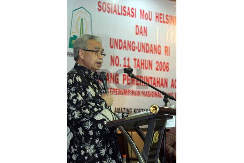 Gubernur Nanggroe Aceh Darussalam Zaini Abdullah saat pembukaan Sosialisasi MOU Helsinki dan UU No 11/2006 Tntan Pemerintah Aceh, di Jakarta, Jumat (8/8). (Republika/Adhi Wicaksono)