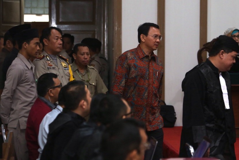 Gubernur nonaktif DKI Jakarta Basuki Tjahaja Purnama menghadiri sidang lanjutan kasus dugaan penistaan agama di Auditorium Kementrian Pertanian, Jakarta, Selasa (31/1). 