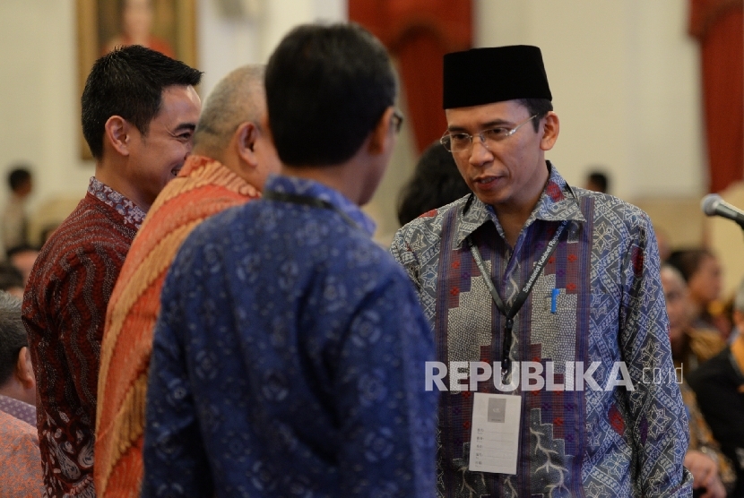 Gubernur NTB TGB HM Zainul Majdi saat mengikuti rapat di Istana Negara beberapa waktu lalu.   (Republika/Wihdan Hidayat)