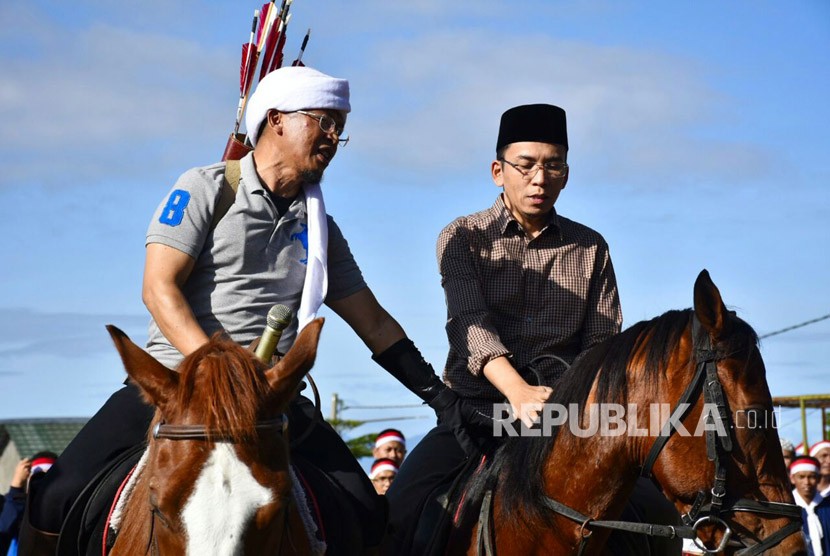 Gubernur NTB TGB Zainul Majdi  (kanan). -ilustrasi-