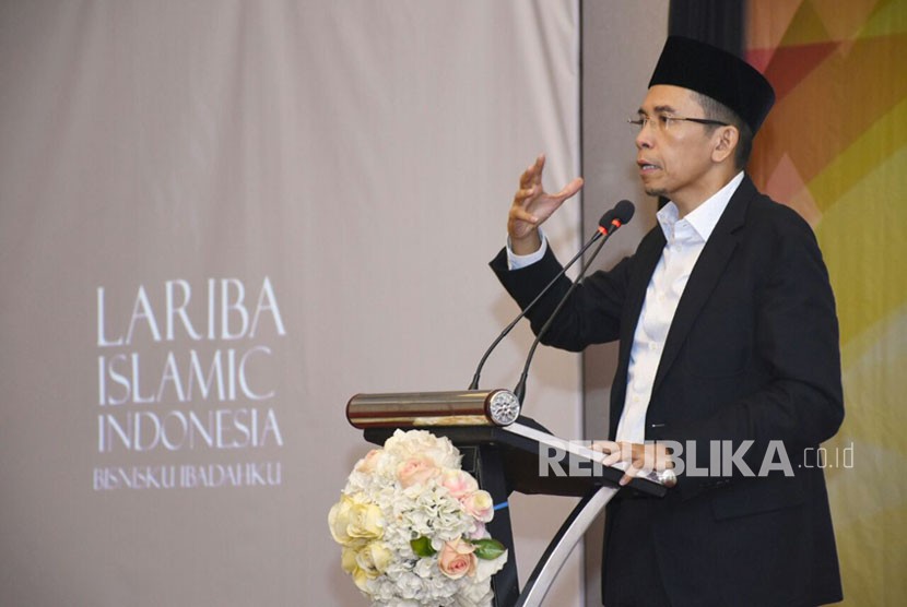 Gubernur NTB TGH Muhammad Zainul Majdi atau Tuan Guru Bajang (TGB) berbicara tentang riba dalam silaturrahmi nasional Lariba Islamic Indonesia di Fave Hotel, Garut, Jawa Barat (14/1).