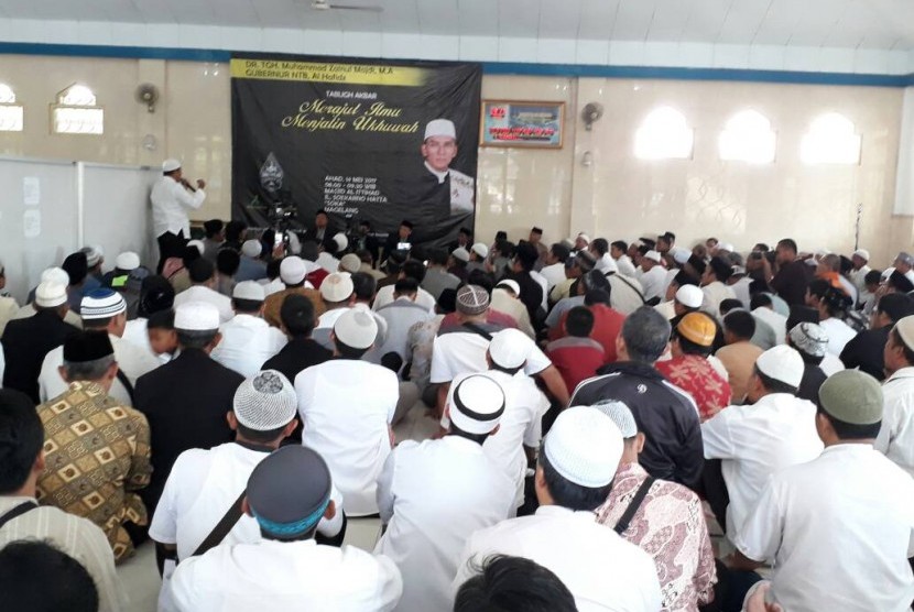 Gubernur Nusa Tenggara Barat (NTB) Tuan Guru Bajang (TGB) melanjutkan safari dakwahnya ke Masjid Al Ijtihad, Magelang, Jawa Tengah, Ahad (14/5).