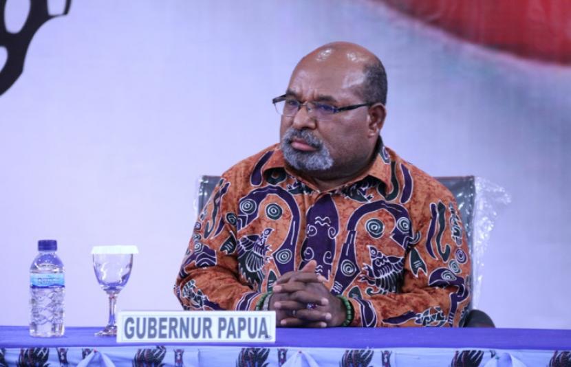 Gubernur Papua Lukas Enembe. Tokoh muda Papua meminta Lukas Enembe untuk taat hukum 