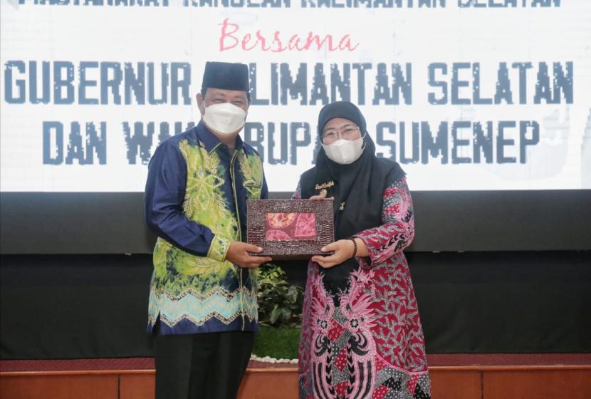 Gubernur Provinsi Kalimantan Selatan, Sahbirin Noor menghadiri  acara silaturahmi dengan Wakil Bupati Kabupaten Sumenep bersama para tokoh masyarakat  pada Jum’at (1/10) di Mahligai Pancasila. 