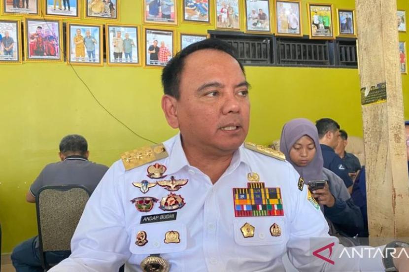 Gubernur Provinsi Sultra Komjen Pol (Purn) Andap Budhi Revianto.