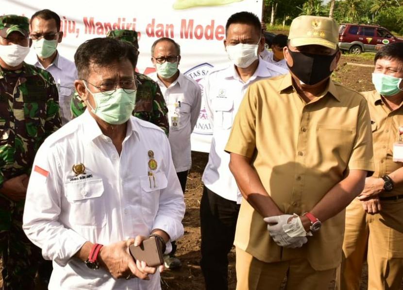 Gubernur Sulawesi Utara (Sulut) Olly Dondokambey bekerja keras meningkatkan produksi atau ketersediaan beras sehingga Provinsi Sulut swasembada walaupun tahun 2020 ini dihadapkan pandemi covid 19. Salah satu terobosannya yakni mendorong masyarakat petani memanfaatkan lahan kering untuk menanam padi ladang.