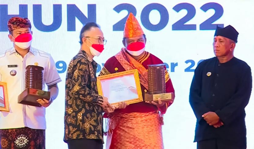 Gubernur Sumatera Barat Buya Mahyeldi hadir pada kegiatan Launching Desa Anti Korupsi tahun 2022, yang diselenggarakan di lapangan Desa Banyubiru, Kecamatan Banyubiru. Kabupaten Semarang Jawa Tengah, Selasa (29/11/2022). 