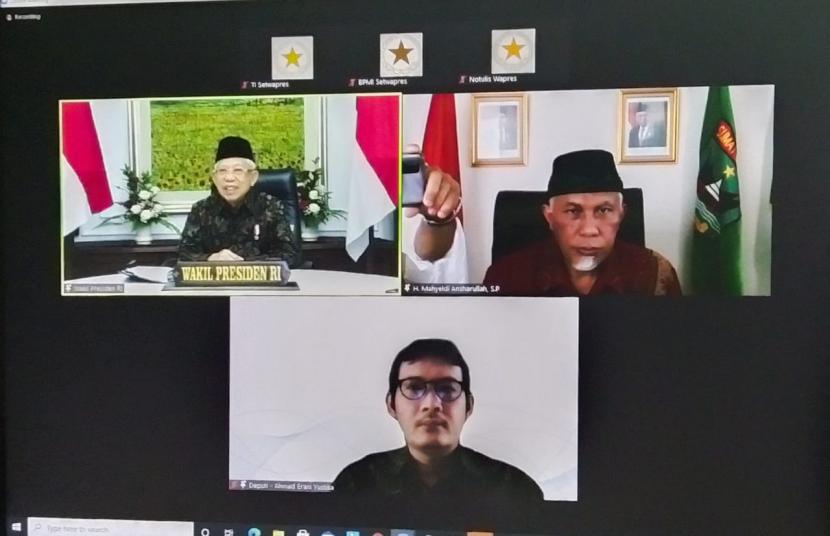 Gubernur Sumatera Barat, Buya Mahyeldi, melaksanakan zoom meeting bersama Wakil Presiden RI, KH Maaruf Amin, Rabu (23/6). Pada kesempatan ini, Gubernur langsung mengucapkan terima kasih atas keluangan waktu wapres melakukan zoom khusus. 