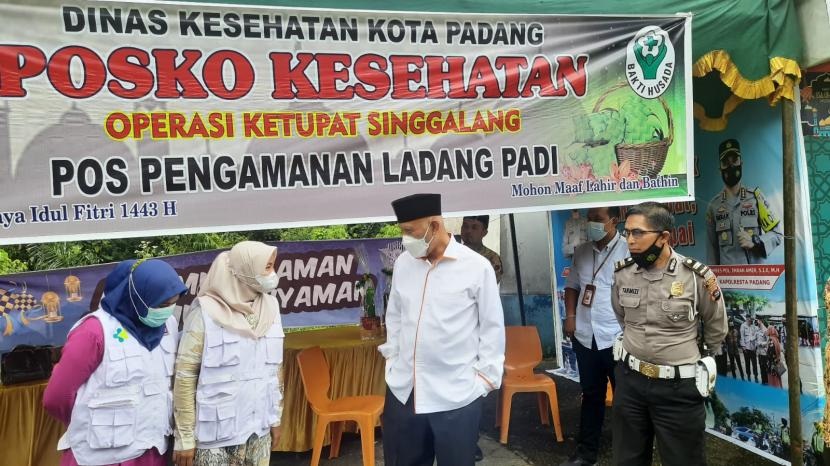 Gubernur Sumatera Barat Buya Mahyeldi tinjau beberapa titik Posko Pengamanan Lebaran.