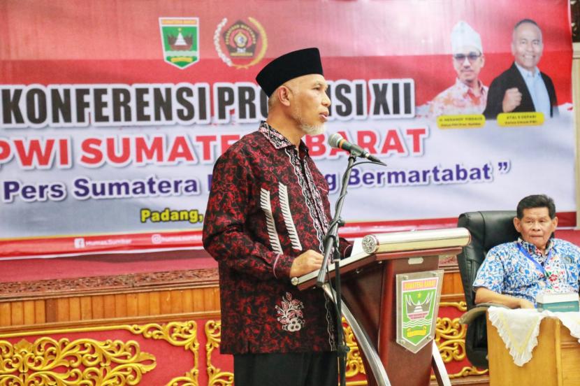 Gubernur Sumatera Barat (Sumbar), Buya Mahyeldi membuka secara resmi Konferensi XII Persatuan Wartawan Indonesia (PWI) Sumbar, di Aula Kantor Gubernur, Sabtu (23/7/2022).