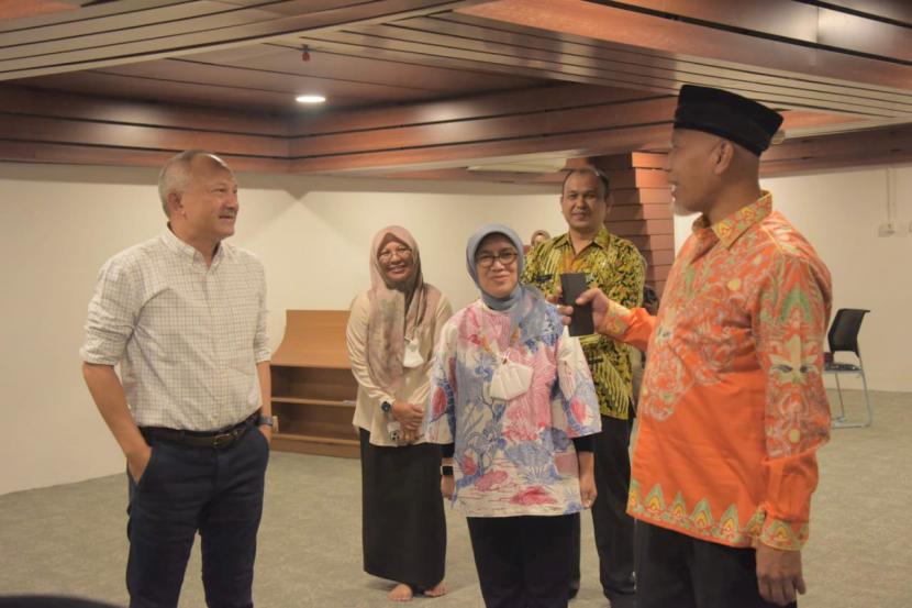 Gubernur Sumatera Barat (Sumbar) Mahyeldi Ansharullah mengunjungi ke Masjid Raya Al Jabbar. 