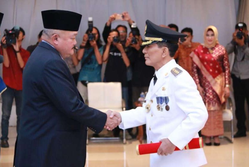 Gubernur Sumatera Selatan (Sumsel) Alex Noerdin melantik Akhmad Najib sebagai penjabat Wali Kota Palembang mengisi posisi jabatan Wali Kota yang kosong sejak berakhirnya masa jabatan Wali Kota Harnojoyo pada 21 Juli 2018. Pelantikan berlangsung malam hari, Senin (6/8) di Griya Agung. 