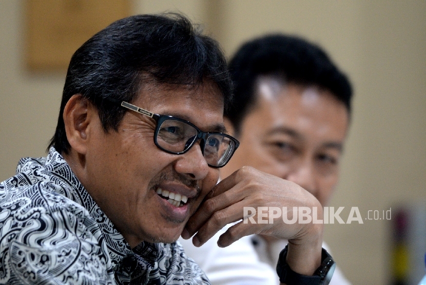  Gubernur Sumatra Barat Irwan Prayitno memberikan paparan saat silaturahim ke Kantor Republika, Jakarta, Kamis (16/2).