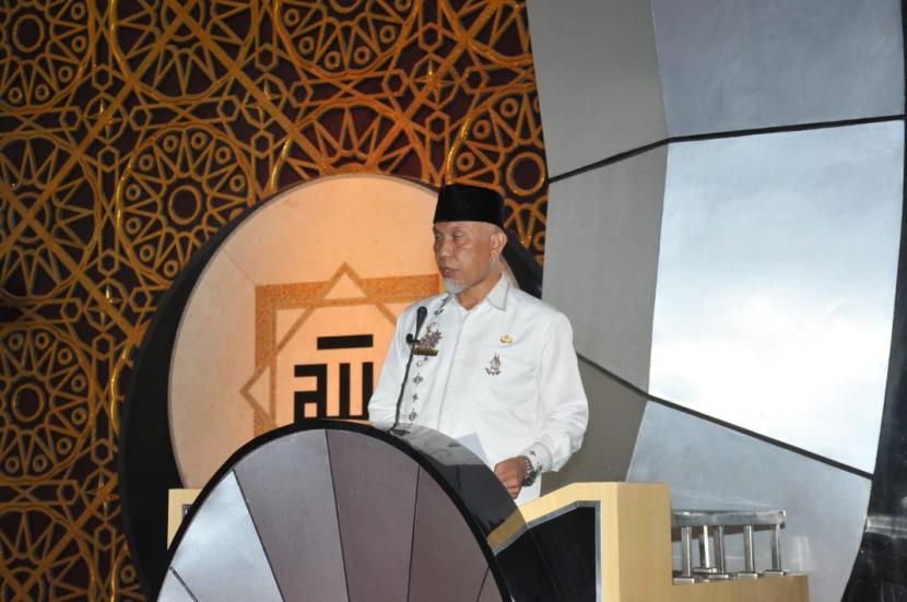 Gubernur Sumbar Mahyeldi hadiri peringatan Nuzul Quran di Masjid Raya Sumatra Barat, Padang, Jumat (30/4)