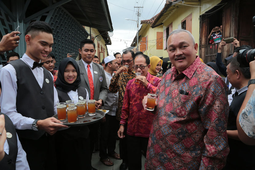  Gubernur Sumsel Alex Noerdin meresmikan destinasi wisata Kampung Arab Al Munawar yang terletak di kawasan 13 Ulu, Palembang.