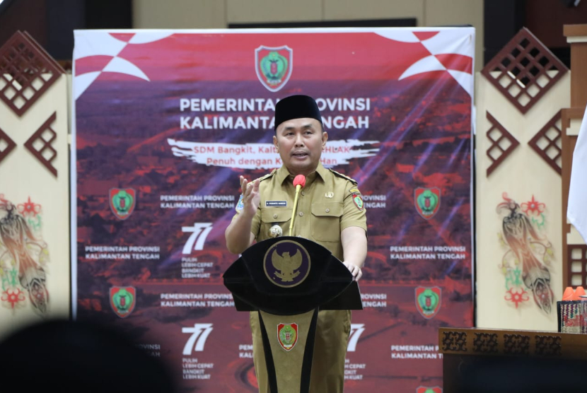 Gubernur Kalimantan Tengah (Kalteng) Sugianto Sabran atas nama Presiden RI melantik dan mengambil Sumpah Jabatan Penjabat (Pj) Bupati Barito Selatan dan Penjabat (Pj) Bupati Kotawaringin Barat serta Pelantikan Penjabat Ketua TP-PKK Kabupaten Barito Selatan dan Penjabat Kabupaten Kotawaringin Barat. 