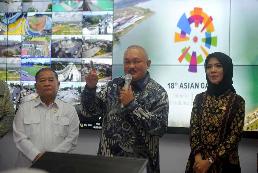 Guernur Sumatera Selatan (Sumsel) Alex Noerdin dengan didampingi Pelaksana tugas (Plt) Kepala Dinas Komunikasi dan Informasi (Kominfo)  Sumsel Inanda Karina, Jumat (7/9) meresmikan Sumsel Command Center di kantor Gubernur Sumsel Jalan Kapten A Rivai. 