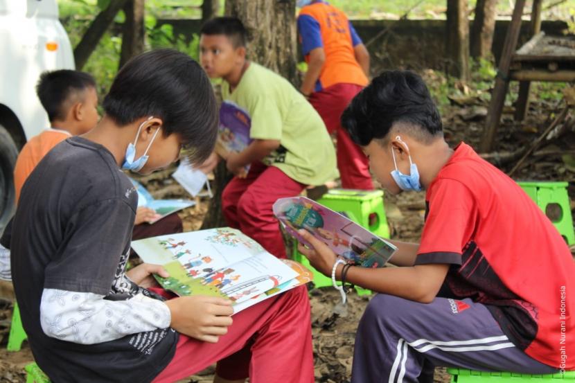 Gugah Nurani Indonesia bekerja sama dengan Hyundai Motor telah menyelesaikan proyek CSR di Kecamatan Bojongmangu, Kabupaten Bekasi, Jawa Barat. Proyek CSR yang berduasi dua tahun dan dimulai sejak Januari 2020 ini bertujuan untuk meningkatkan kapasitas literasi anak-anak serta untuk meningkatkan kesadaran anak-anak, orang tua, dan para pemangku kepentingan akan pentingnya Hak Anak khususnya dalam bidang pendidikan. 