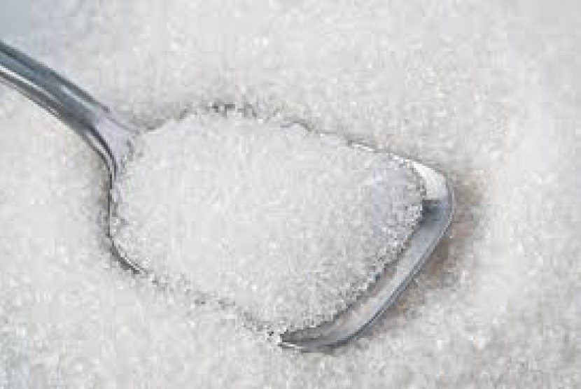 Gula membantu melembabkan dan membuang sel kulit mati secara alami.