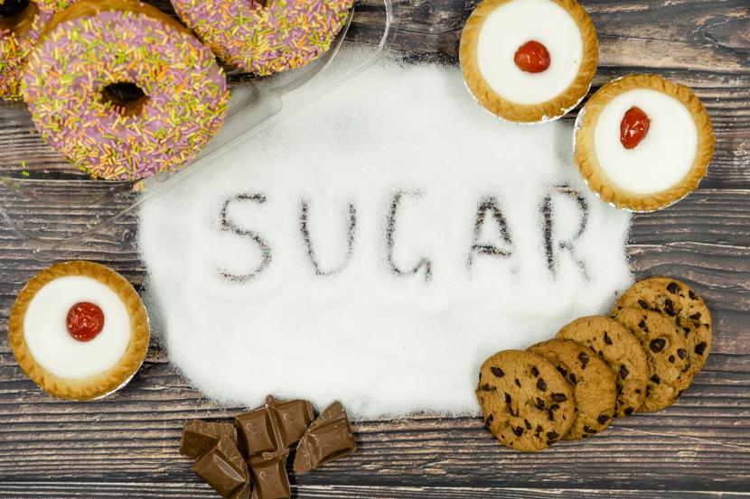 Makanan bergula tinggi (ilustrasi). Konsumsi gula, garam, dan lemak berlebih, baik dari makanan atau minuman, berisiko tinggi menyebabkan masalah kesehatan seperti gula darah tinggi, obesitas, dan diabetes melitus.