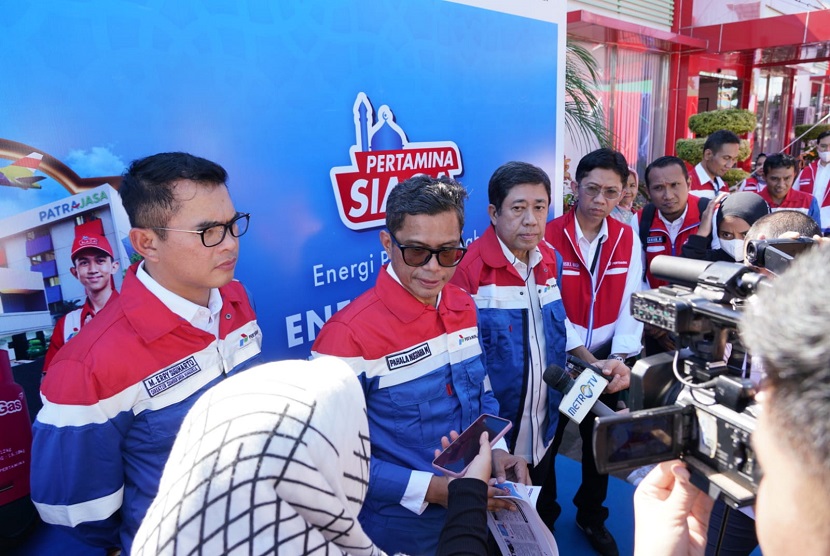 Guna memastikan penyaluran dan layanan energi tetap aman selama Ramadhan dan Idul Fitri, Wakil Komisaris Utama Pertamina Pahala Mansury meninjau langsung sarana dan fasilitas (sarfas) Integrated Terminal Palembang, Senin (17/4).
