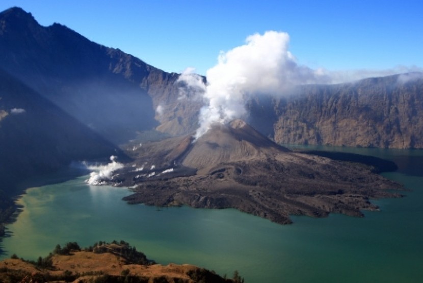 Gunung api di Lombok