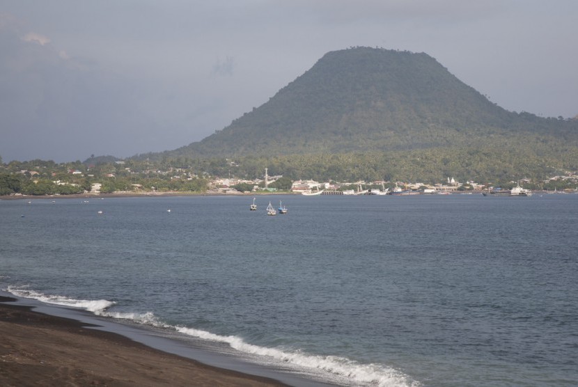 Gunung Iya di Kabupaten Ende, Nusa Tenggara Timur