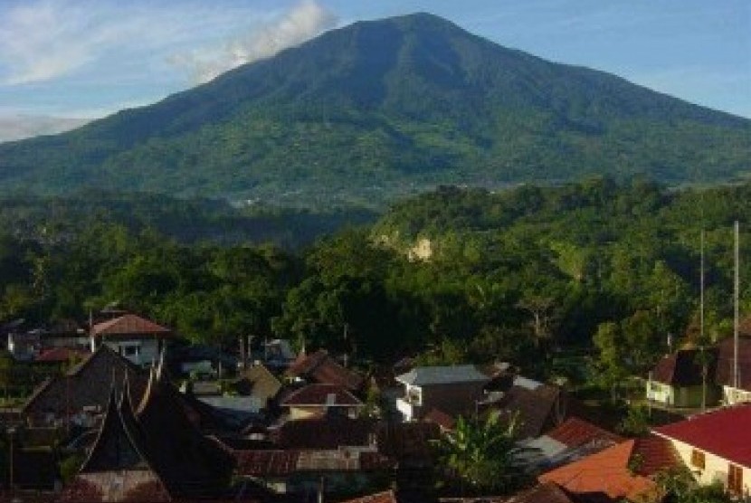 Gunung Marapi di Bukittinggi, Sumatera Barat