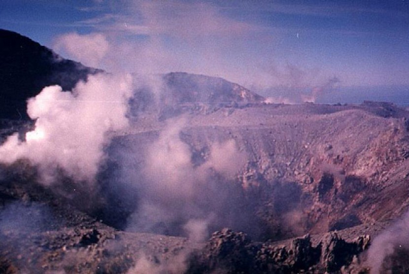 Penutupan Gunung Slamet tak Terkait Gunung Kelud 