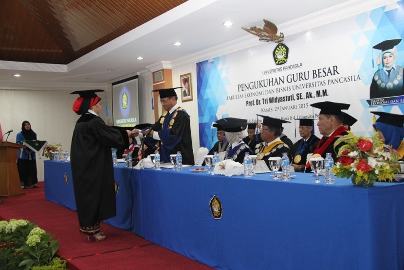 Guru Besar Ekonomi dan Bisnis Universitas Pancasila Tri Widyastuti.