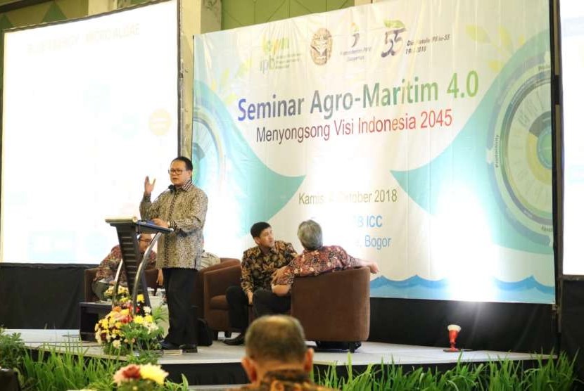 Guru Besar Fakultas Kelautan dan Perikanan IPB, Prof Rokhmin Dahuri menjadi nara sumber Seminar Agro-Maritim 4.0 yang diadakan oleh IPB.