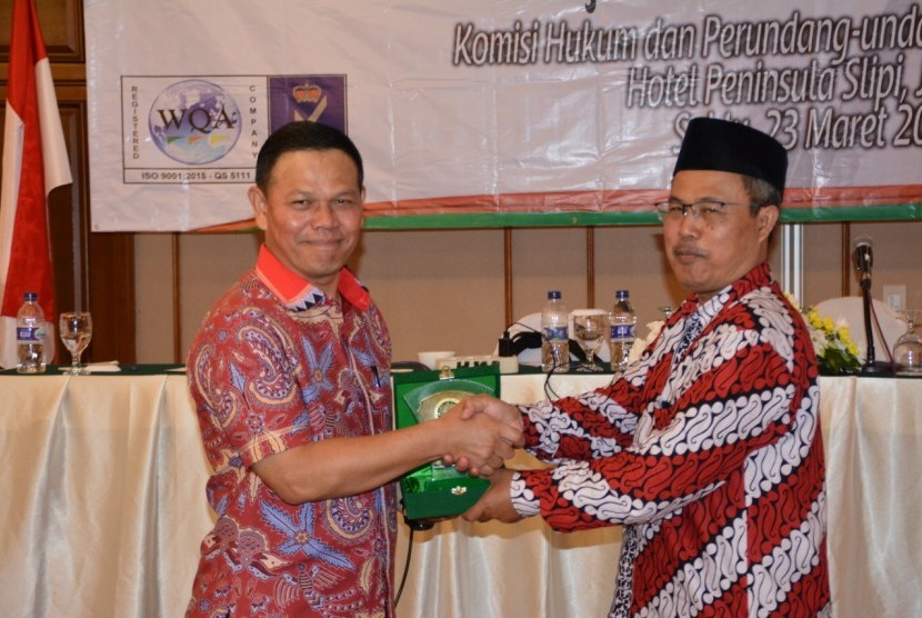  Guru Besar Ilmu Hadits pada Fakultas Syariah dan Hukum Universitas Islam Negeri (UIN) Sunan Gunung Djati (SGD) Bandung Moh Najib (berpeci, red).