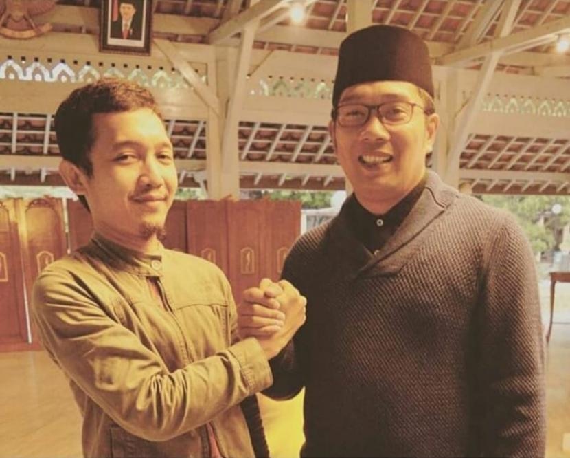 Guru honorer SMK Telkom Sekar Kemuning, Kota Cirebon, Muhammad Sabil Fadhilah dipecat usai membuat status 
