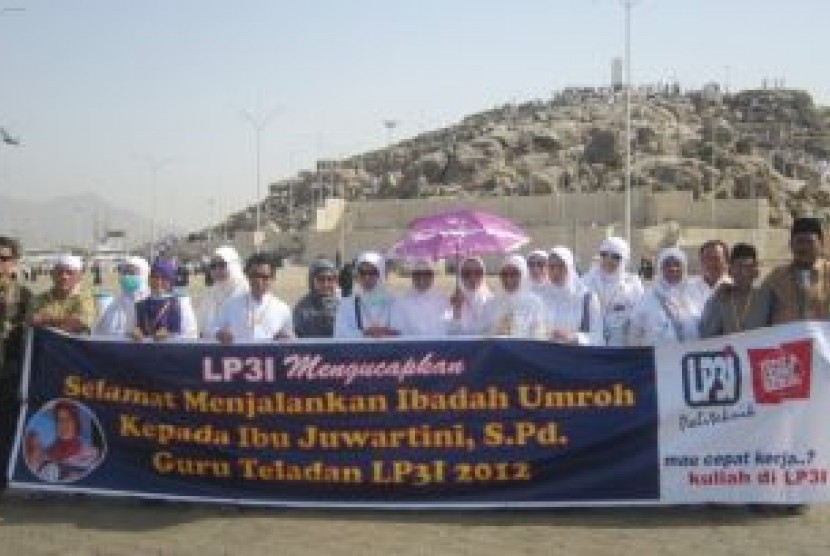 Guru teladan pergi umrah