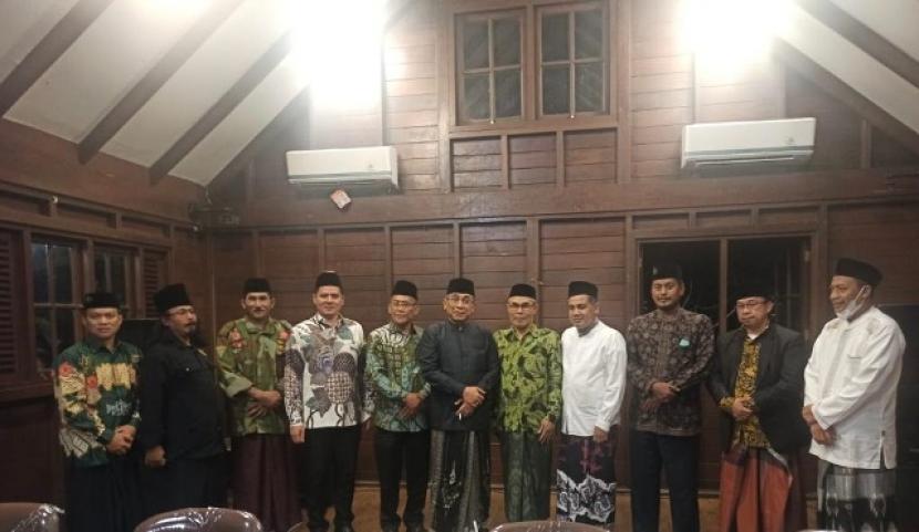 Gus Yahya bersilaturahim dengan PWNU Lampung, Ahad (17/10).