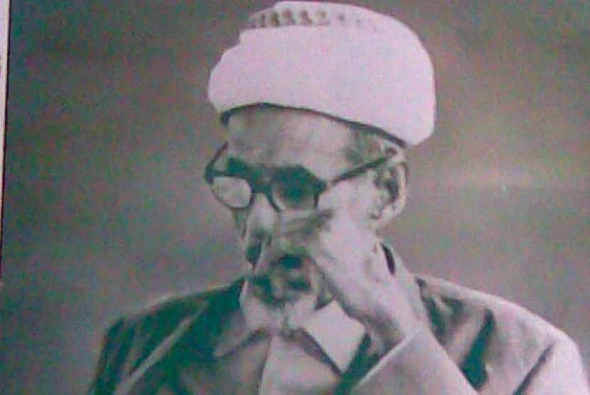Habib Sayid Idrus bin Salim al-Jufri atau  Guru Tua.