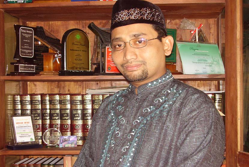 Habiburrahman El-Shirazy, ketua Lembaga Seni  Budaya dan Peradaban Islam Majelis Ulama Indonesia (LSBPI-MUI).