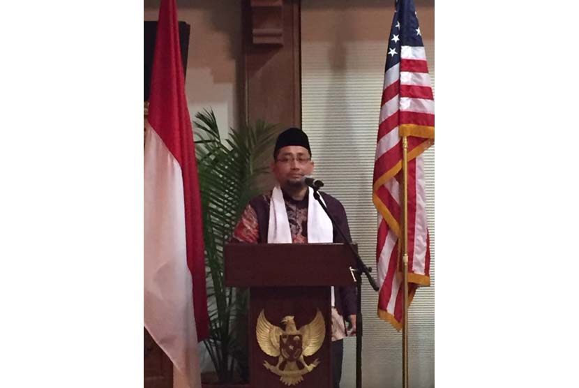 Habiburrahman El Shirazy mengisi acara peringatan Maulid Nabi Muhammad SAW di Washington DC, Selasa (29/12).