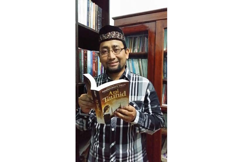 Habiburrahman El-Shirazy, penulis novel 'Api Tauhid'.