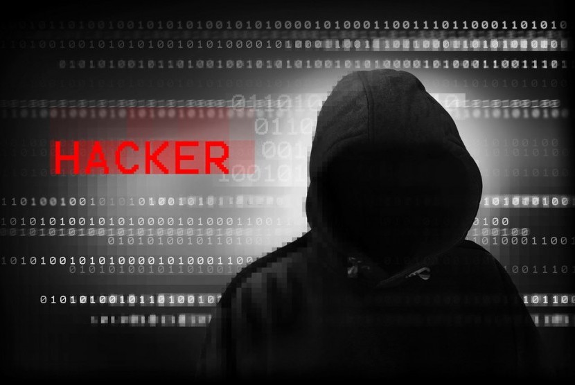 Seorang hacker sedang melakukan serangan siber (ilustrasi). Serangan siber bisa masuk lewat peralatan rumah tangga yang canggih.