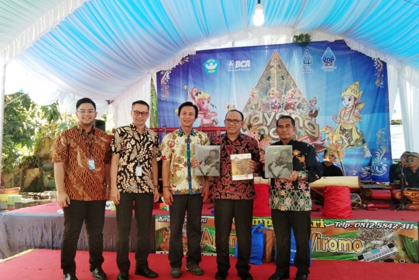 Hadir untuk membuka gelaran Wayang Day, Kepala KCU BCA Balikpapan Eduard Hans Winarko, Rabu (02/10)