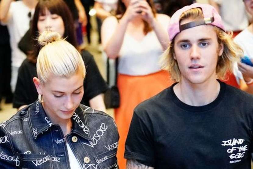 Istri dari penyanyi kondang Justin Bieber, Hailey Bieber, membantah rumor yang beredar di internet bahwa dirinya tengah mengandung (Foto: pasangan Justin dan Hailey Bieber)