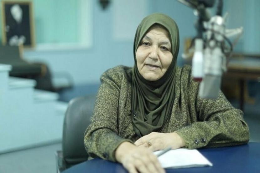 Hajar Sadeddin, seorang perempuan pertama di Mesir yang menjabat sebagai kepala Radio Quran Mesir. Hajar Sadeddin, Perempuan Pertama yang Memimpin Radio Quran di Mesir