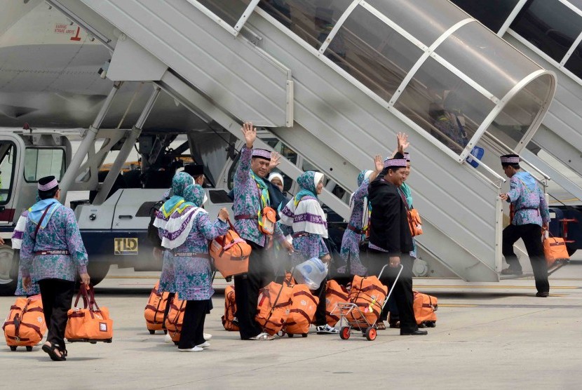 Hajj pilgrims from Banten are ready to depart for Saudi Arabia on Friday afternoon. About  211,000 people departs for pilgrimage in Mecca, Saudi Arabia, this year.    